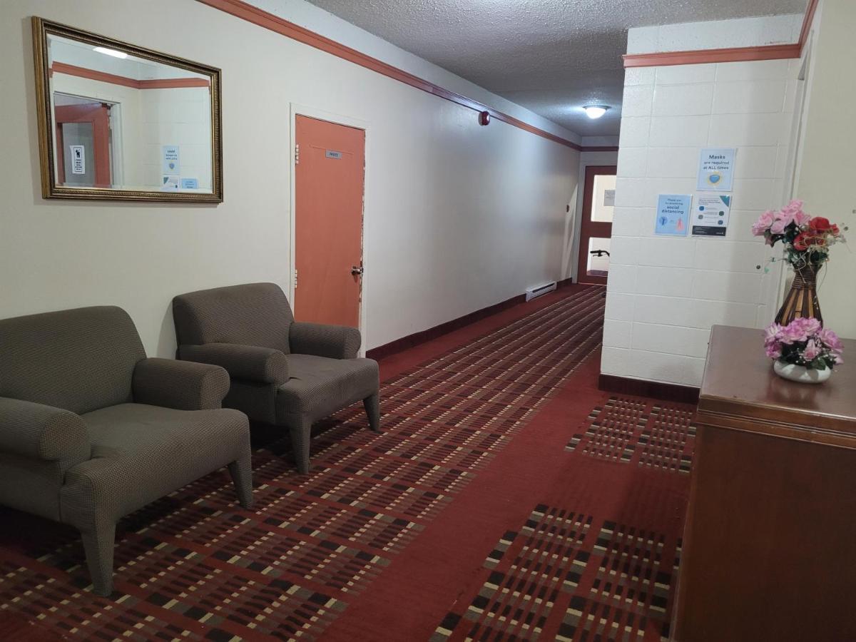 Midtown Hotel Parry Sound Exterior photo