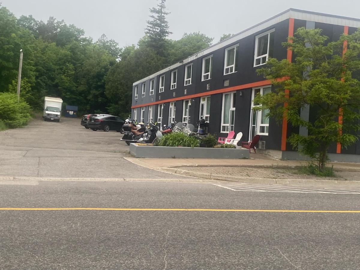 Midtown Hotel Parry Sound Exterior photo